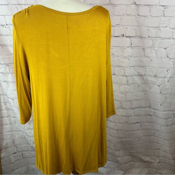 NWT boutique Mustard Yellow Women's Top Crisscross Neckline 3/4 sleeve plus - Picture 3 of 7